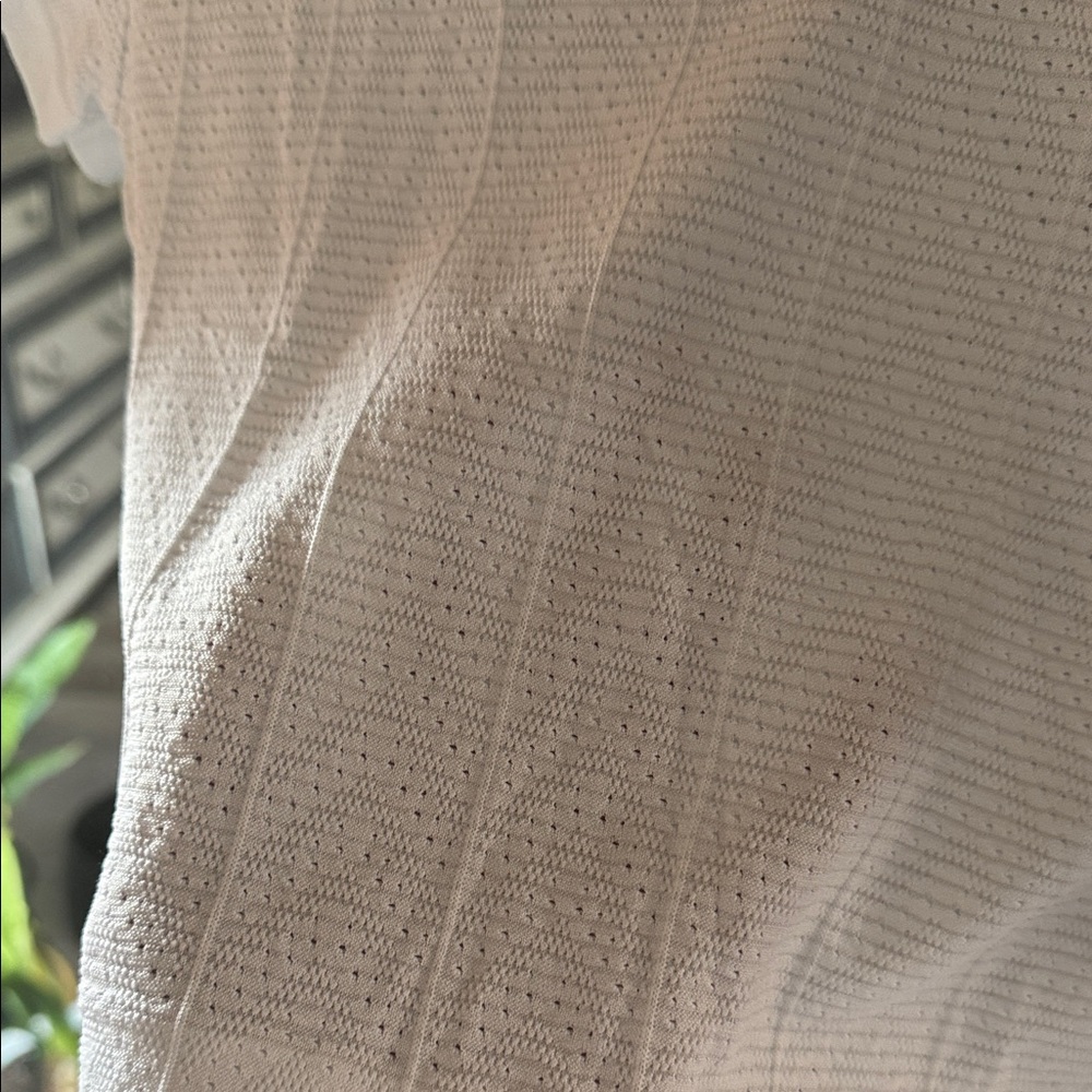 lululemon athletica Textured White Crop Top - Picture 6 of 6